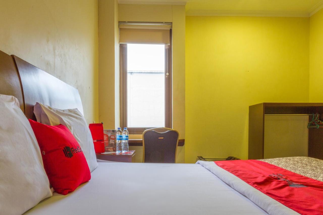 Hotel Reddoorz @ Paskal Hyper Square Bandung Exterior foto